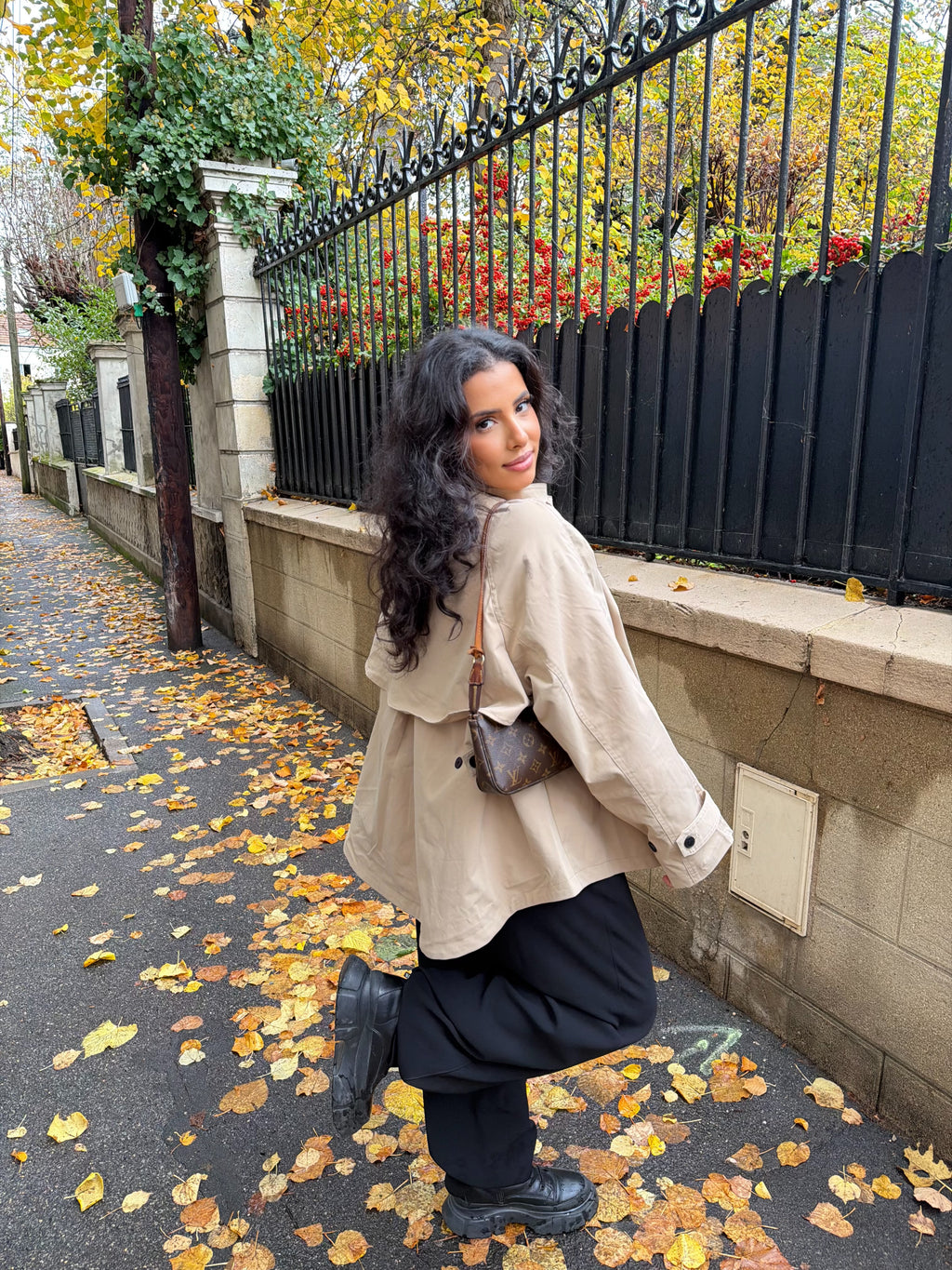 Trench court Signature