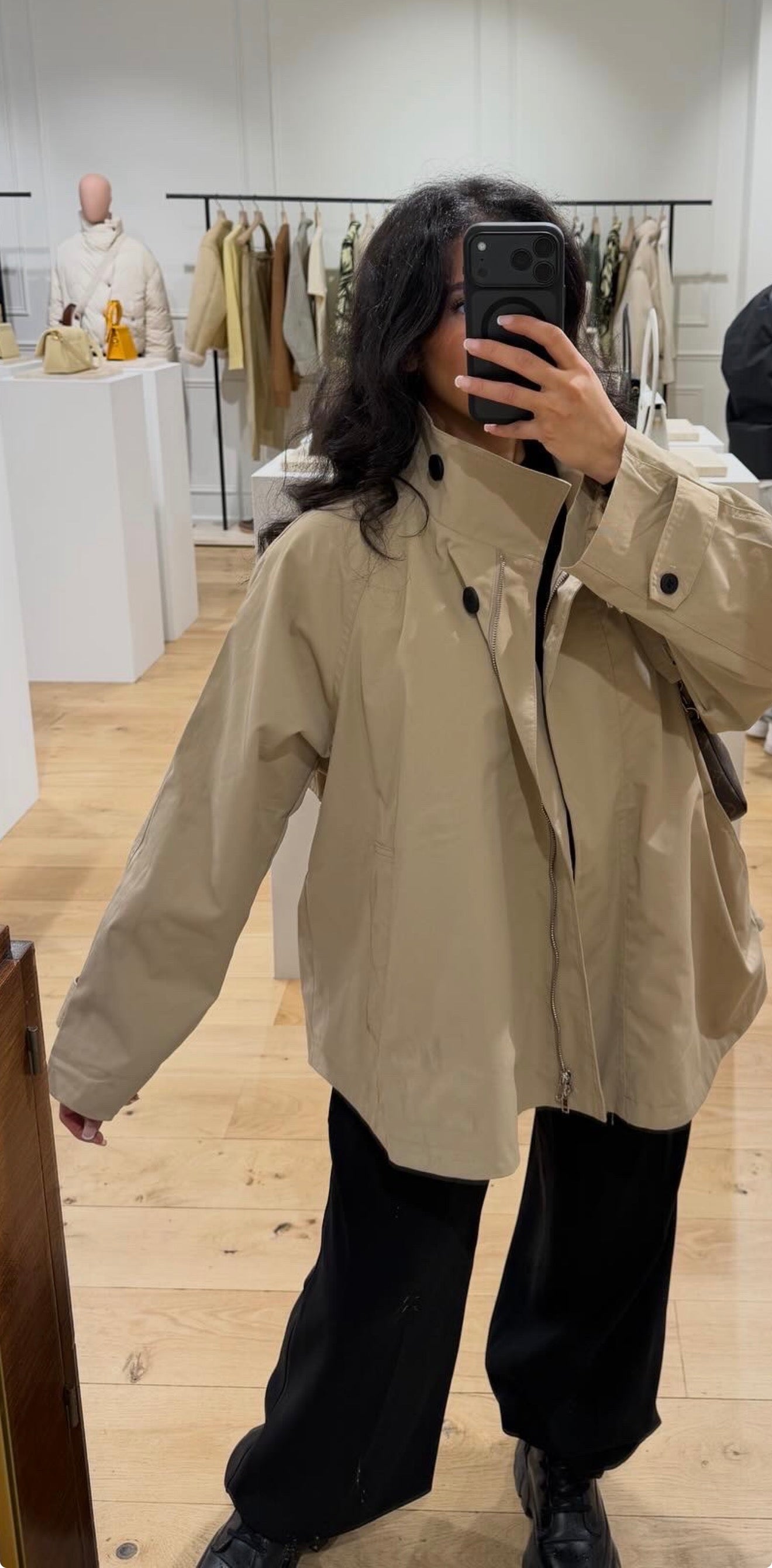 Trench court Signature