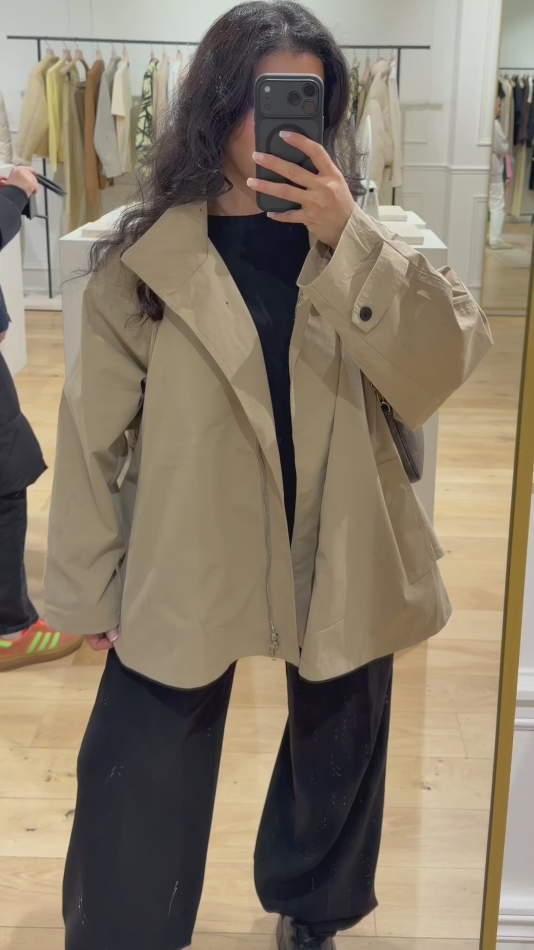 Trench court Signature